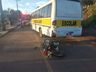 Colisão entre motocicleta e ônibus escolar deixa jovem ferido em Itapiranga