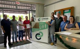 Guarujá do Sul recebe do Conder unidade coletora de lâmpadas