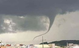 VÍDEO: Tornado atinge cidade do Sul catarinense com ventos de 70 km/h