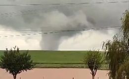 Em meio à tragédia das chuvas, RS registra formação de tornado