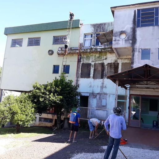 Hospital de SJCedro recebe pintura através de ação de voluntários