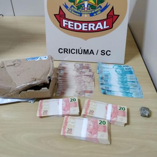 Casal é preso ao receber R$ 10 mil em notas falsas via Correios em Santa Catarina