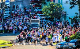Celebração de Corpus Christi reúne fiéis em São Miguel do Oeste