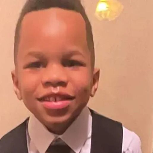 Menino de 7 anos é encontrado morto em máquina de lavar da família