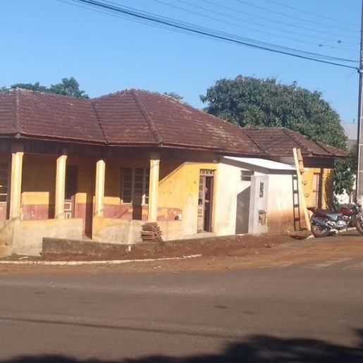 Primeira casa de alvenaria construída em São José do Cedro passa por restauração