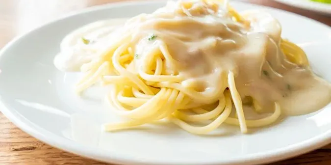 spaghetti-ao-molho-de-queijo