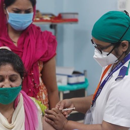 Índia começa a exportar vacina contra Covid e deixa Brasil de fora