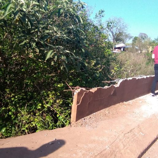 VÍDEO: mureta da ponte de acesso ao interior de São José do Cedro é danificada 