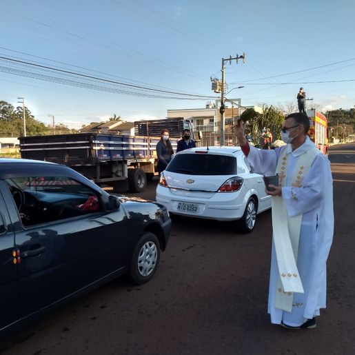 Igreja Matriz São José realiza benção do Dia do Colono e Motorista