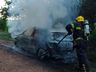 Veículo é completamente destruído por incêndio em Mondaí
