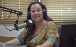 Locutora da Rádio Cidade é finalista no prêmio “Microfone de Ouro”