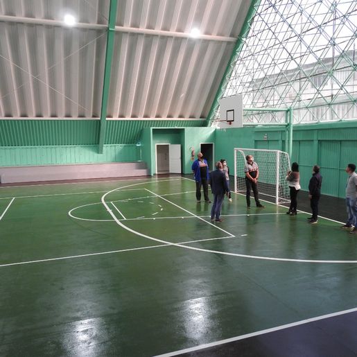 Revitalização do ginásio de esportes do bairro São Luiz é concluída