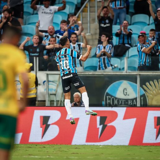 Cristaldo marca gol "sem querer", e Grêmio vence o Cuiabá na Arena