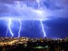 Granizo, raios e ventos fortes: temporais severos ameaçam Santa Catarina