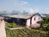 Residência em bairro de Iporã do Oeste é destruída pelo fogo