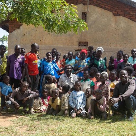 Pai de 102 filhos em Uganda afirma que "já é suficiente"