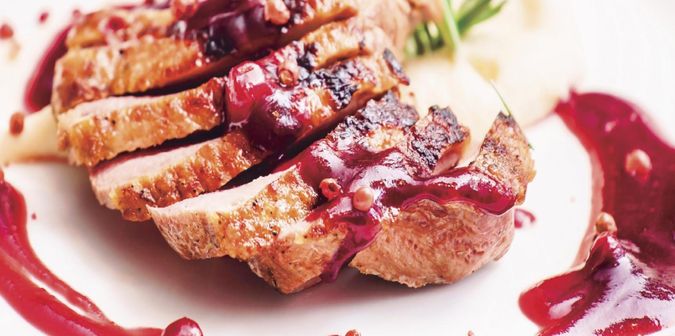 peito-de-pato-sobre-mousse-de-amendoas