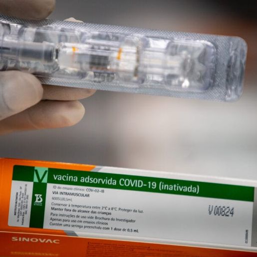 Ministério anuncia compra de 46 milhões da vacina Coronavac e diz que imunização começa em 2021