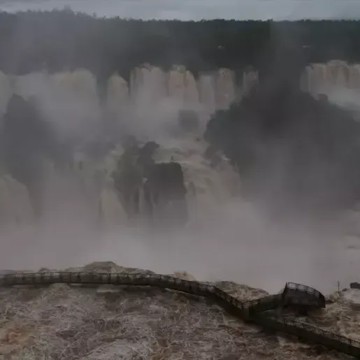 Turista cai das Cataratas do Iguaçu e desaparece; saiba mais