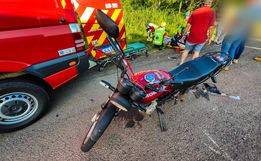Colisão entre carro e moto deixa dois professores feridos na BR-163