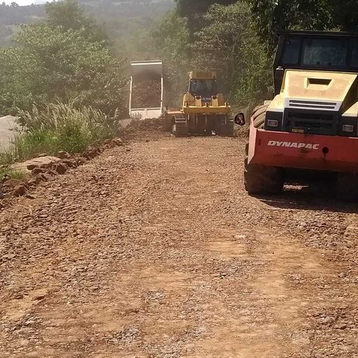 Falta de chuvas prejudica recuperação de estradas em Iporã do oeste