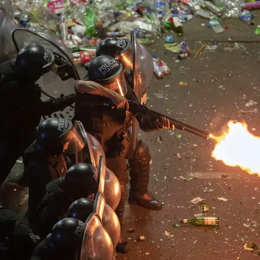 Em meio às comemorações; Buenos Aires tem noite de caos com feridos, presos e desaparecidos