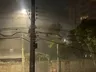 Temporal alaga ruas, arranca árvores e destrói carros em cidades de SC