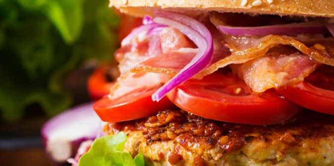 hamburguer-rapido-e-saudavel-feito-na-air-fryer