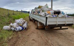 Anchieta realiza coleta de lixo nas comunidades