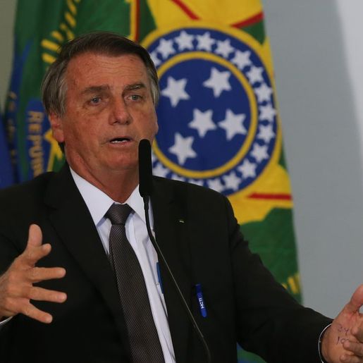 Bolsonaro critica política de preços dos combustíveis da Petrobras