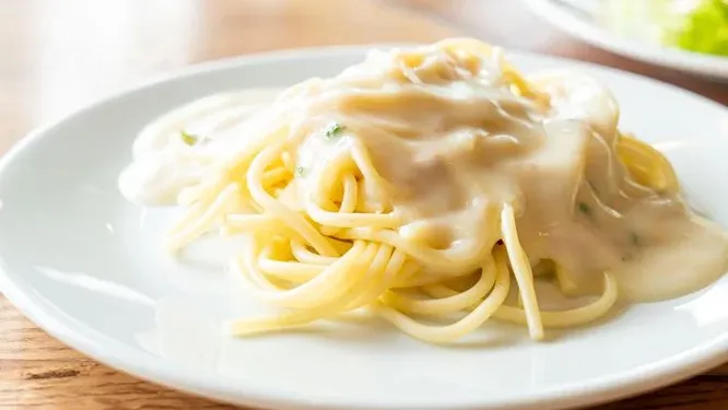spaghetti-ao-molho-de-queijo