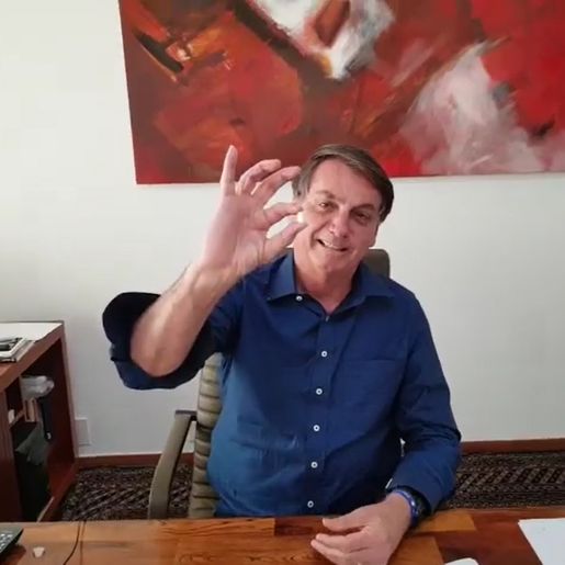 VÍDEO: Bolsonaro divulga vídeo tomando Hidroxicloroquina