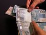 Governo anuncia previsão do salário mínimo em R$ 1.421 para 2024