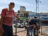 Gaúcho que viaja o Brasil com uma bicicleta Monark chega a Iporã do Oeste