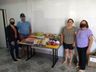 Sintraf e Mulheres Camponesas distribuem alimentos para famílias carentes